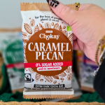 Μαύρη Σοκολάτα 'Caramel Pecan' Χ/ΓΛ Χ/ΖΑΧ (70g) Chokay Μαύρη Σοκολάτα 'Caramel Pecan' Χ/ΓΛ Χ/ΖΑΧ (70g) Chokay