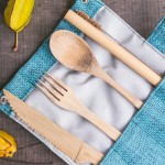 Σετ Μαχαιροπήρουνων & Καλαμάκι από Βιολογικό Μπαμπού σε Θήκη (Χρώμα Κόκκινο) Jungle Straws